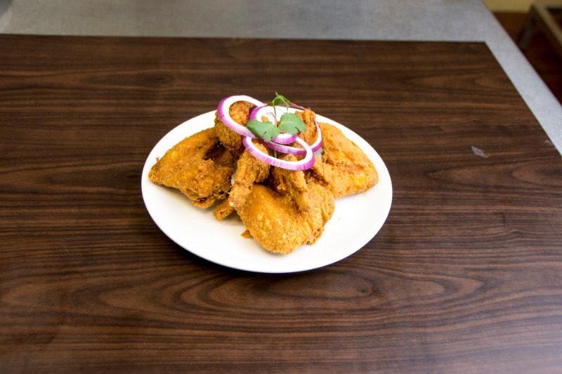 a06. fried chicken wings (6 pc) 炸鸡翅